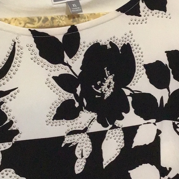 Top - Picture 2 of 3